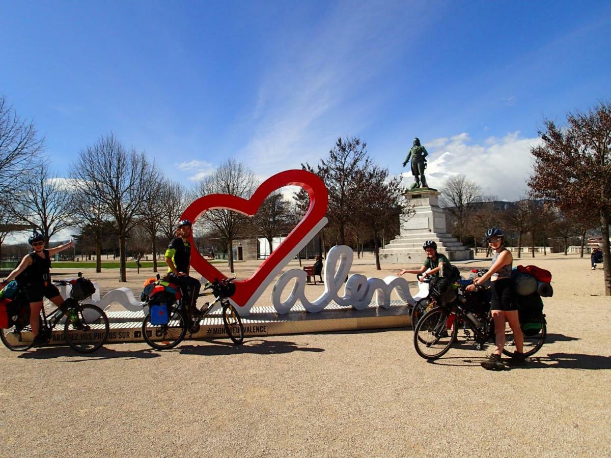 Velo Gite Valence 발랑스 외부 사진